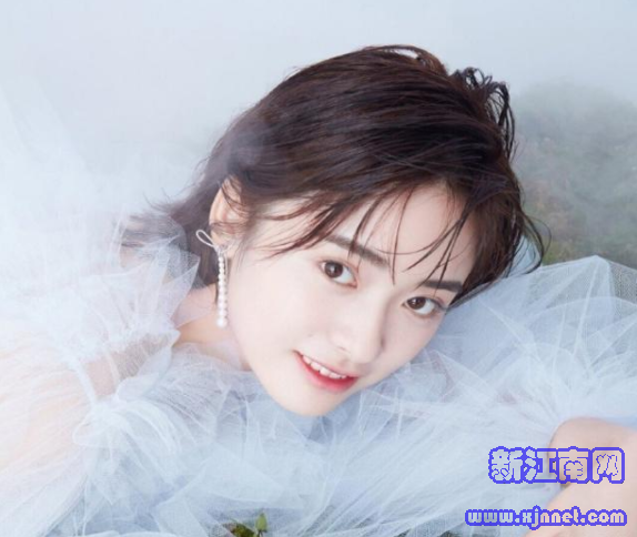 沈月最新杂志照