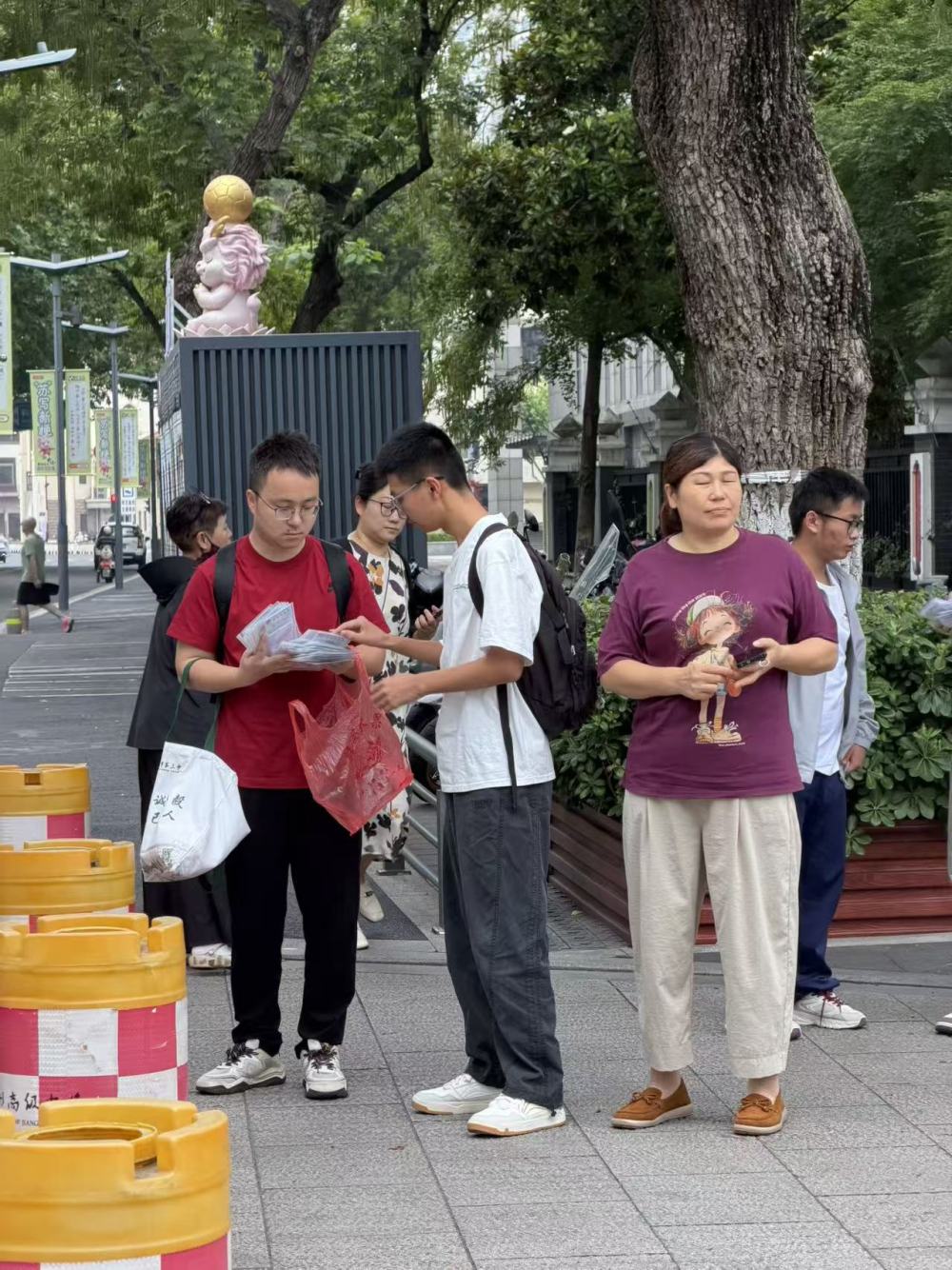 登录/注册后可看大图