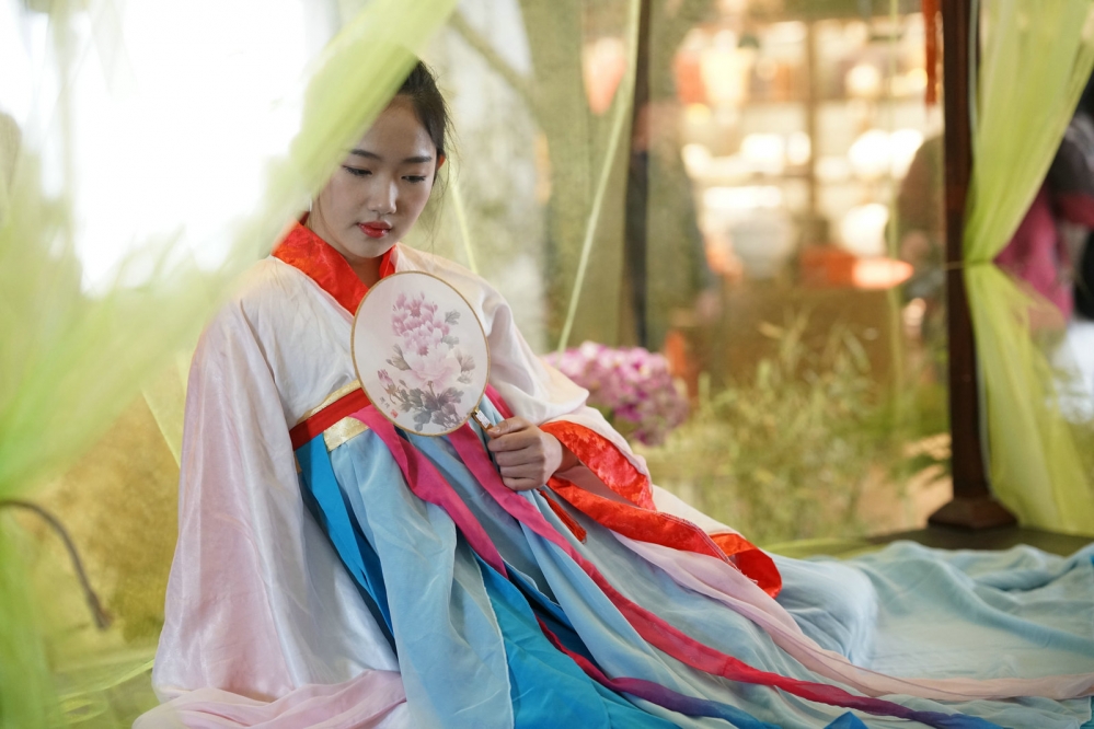 大型文化纪录片《江南》第七集：《桨声灯影》