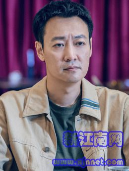 邢耀平(辛柏青饰演)