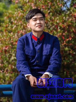 周晓岸（邵伟桐饰演）