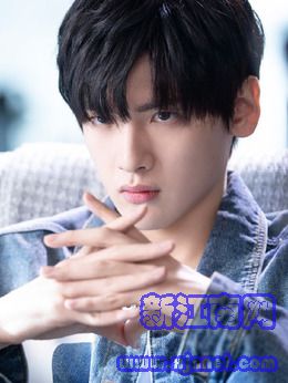 简阳(翟潇闻饰演)